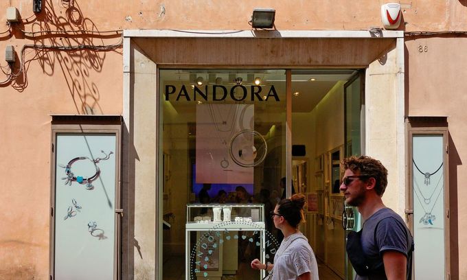 Pandora plans $100-mln jewelry plant in Vietnam
