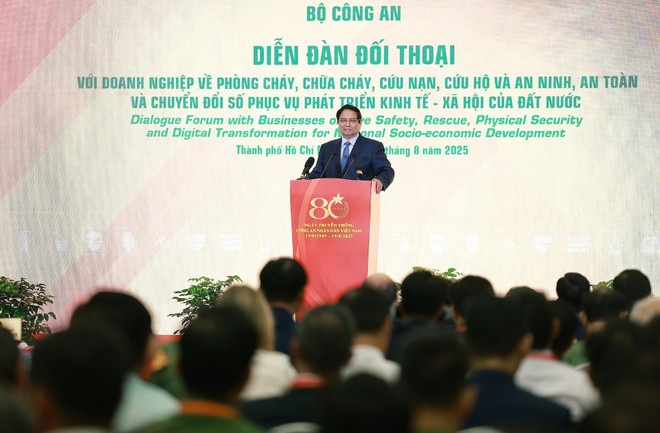 PM Pham Minh Chinh speaks at the dialogue. (Photo: VNA)